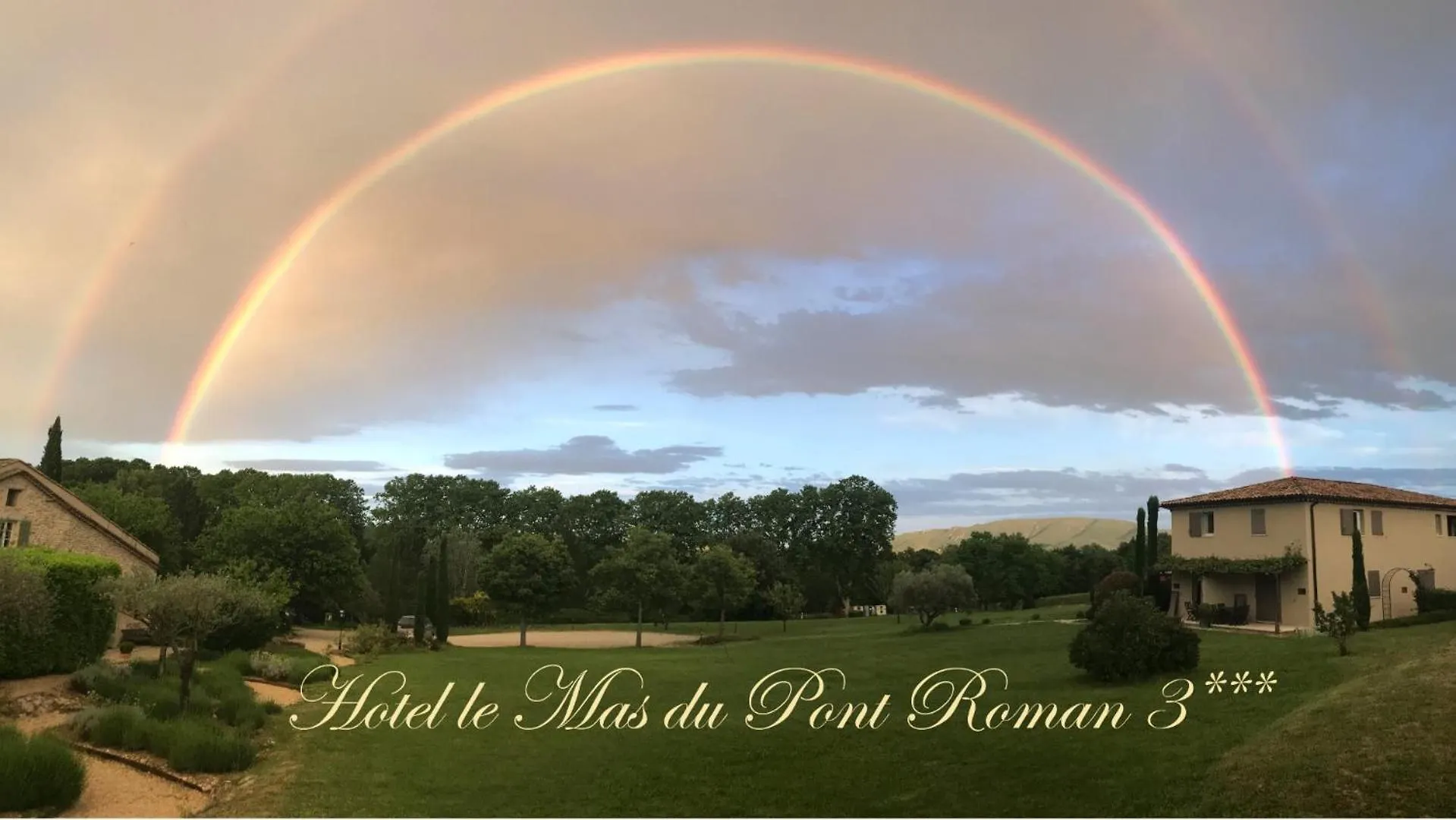 Hotel Le Mas Du Pont Roman Mane